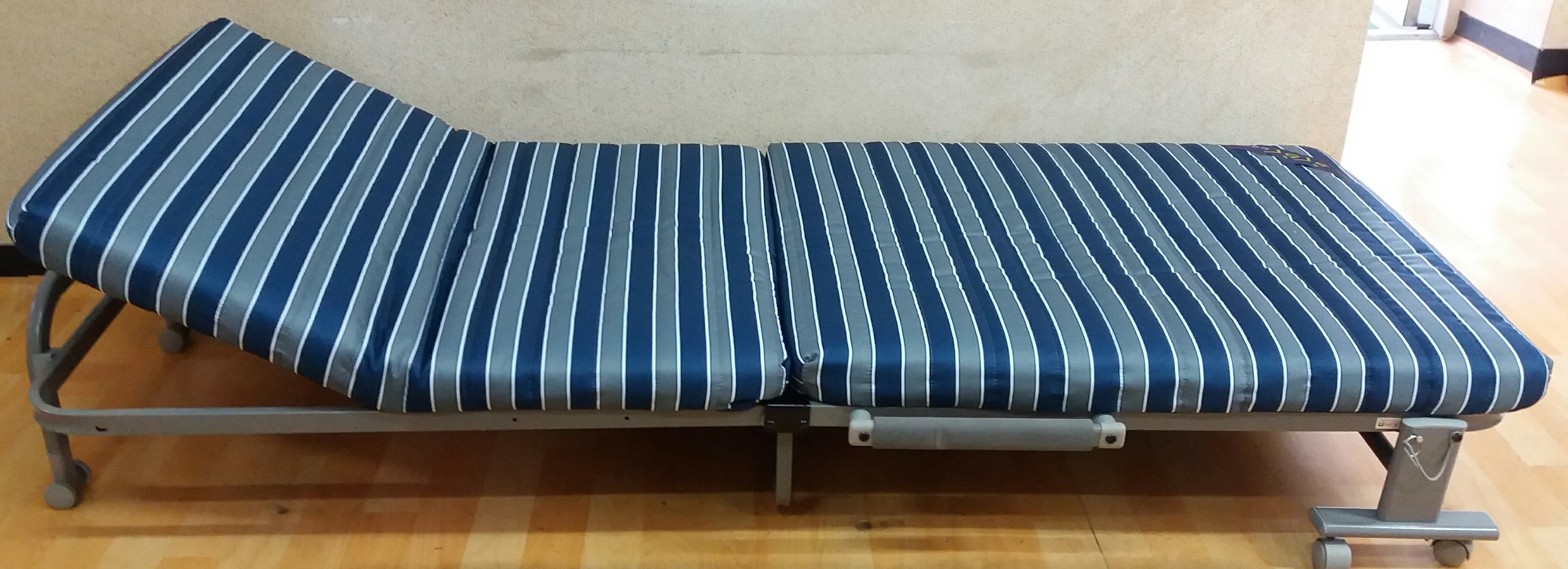 Half folding and movable steel single Bed_ Leisure Bed